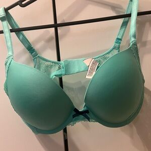 Victoria’s Secret Dream Angels Push Up Bra 34D